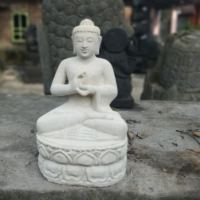 patung Buddha batu