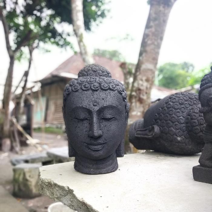 patung kepala Budha 30