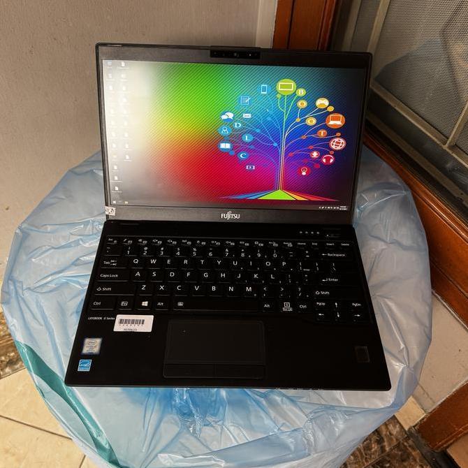 HANYA 7 ONS  FUJITSU U939 LAPTOP CORE i7 GEN 8 TERTIPIS DI DUNIA 