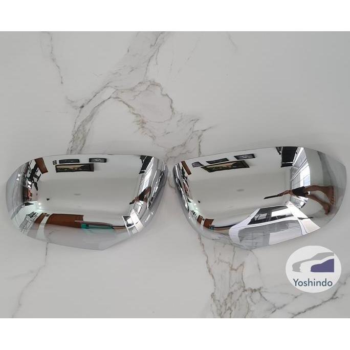 Cover Spion Nissan March