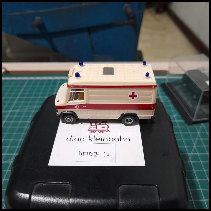 TERLARIS HERPA SKALA 1:87 - AMBULAN MERCEDES HERPA D KLASSE (609D) (HE23)