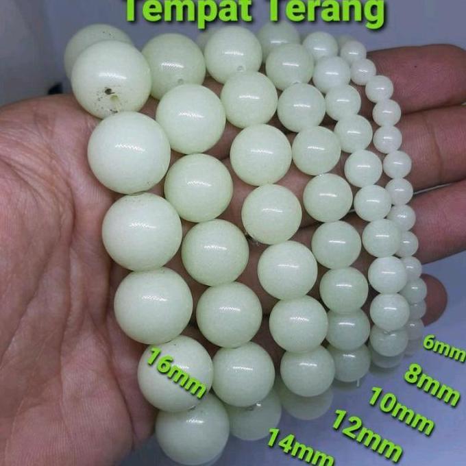 Gelang Batu Pospor Menyala  Di Tempat Gelap