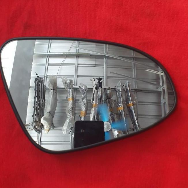 Kaca Atau Cermin Kaca Spion Mobil Sigra Calya