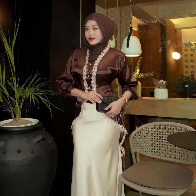 HOT DEALS POLA WEAR TUNIK TOP ARMANI SLIK ATASAN KOMBINASI RENDA ELEGANT KANCING MUTIARA HUMAIRA