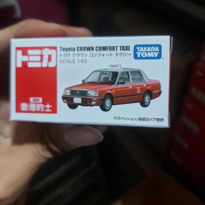 Tomica Toyota Crown Comfort Taxi (Hongkong Taxi Red)