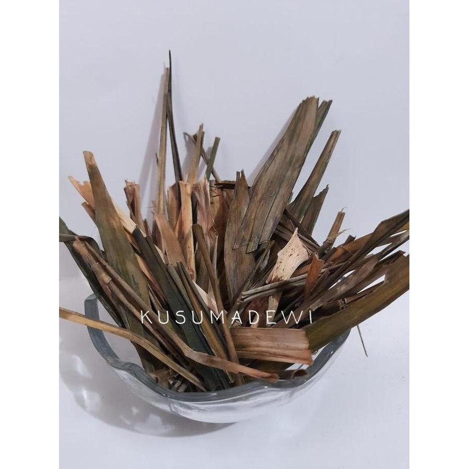 Daun Suji Kering / Pudak / Rauti 1 kg