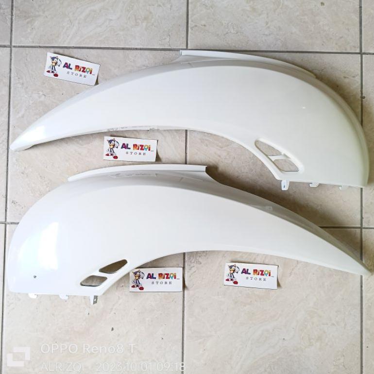 Termurah !! Merek Win/Vr Cover Body Belakang Scoopy Old Karbu Putih Harga Sepasang