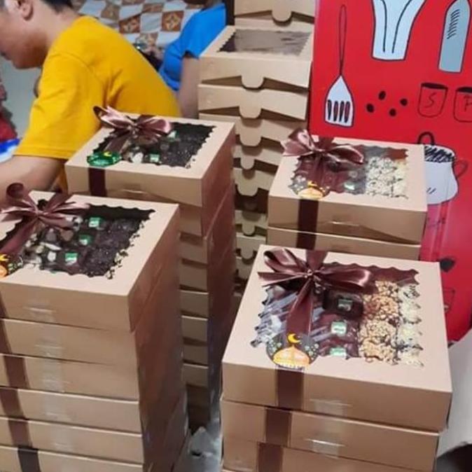 dus brownies | dus kue uk 15 x 15 x 5 , kraft 350, laminasi plastik