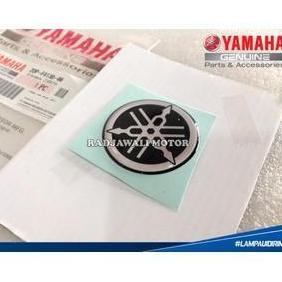 EMBLEM LOGO YAMAHA COVER SAYAP LAMPU SEN DEPAN BAWAH NMAX , AEROX 155