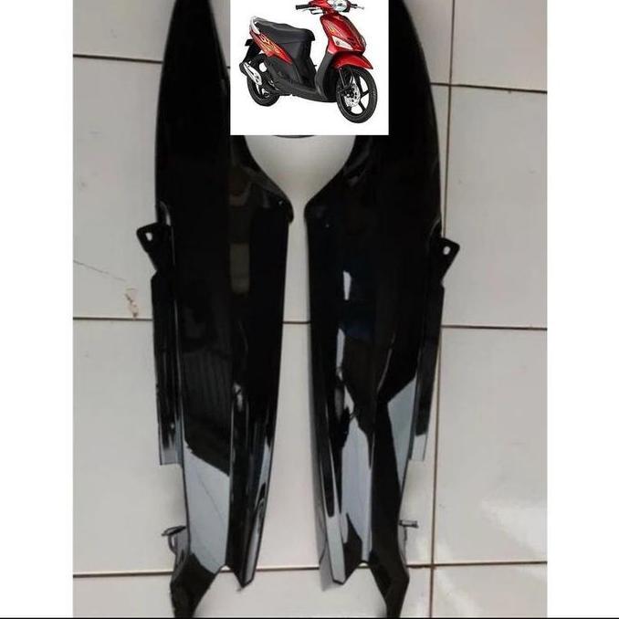 COVER BODY BELAKANG KIRI KANAN HITAM MIO SPORTY KARBURATOR 2004 - 2011