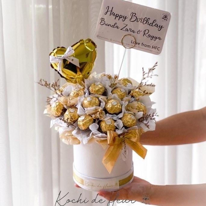 Ferrero rocher bloom box/Buket coklat ferrero/kado wisuda ultah anniv blomm box ferrero rocher / box