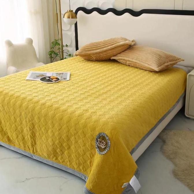 Selimut Polos Embos Bahan Polyester Tebal dan Berkualitas Ukuran 150 cm & 180 cm murah