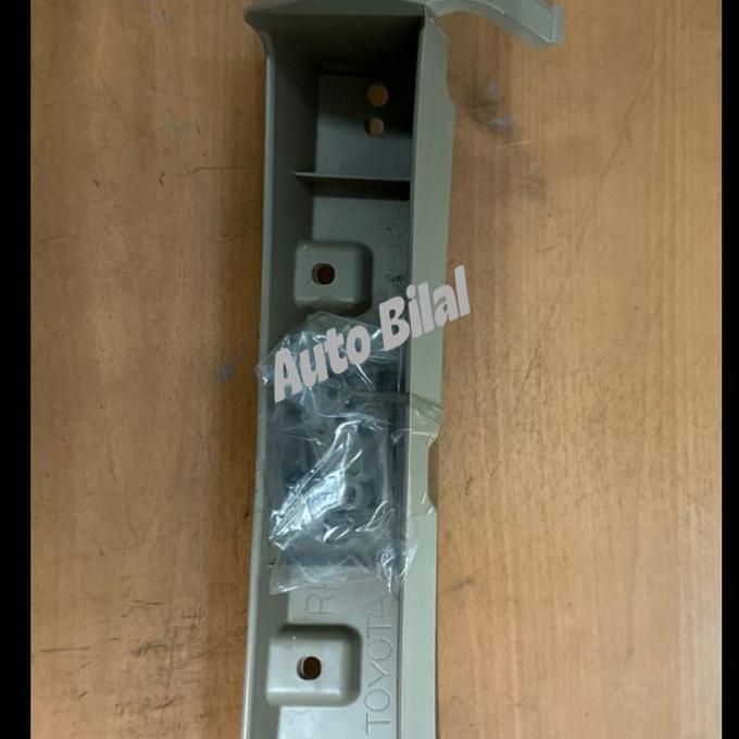 LANGSUNG DI CO TUTUP LACI ATAS DASBOAR INNOVA 2004-2010 KREM ORIGINAL ORIGINAL