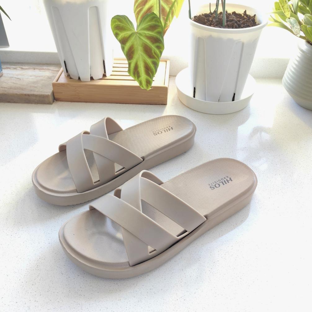 Favorit Sandal Perempuan Korea Style Elegan Terbaru 2025 Sandal Wanita Teplek Empuk Karet Sandal Wan