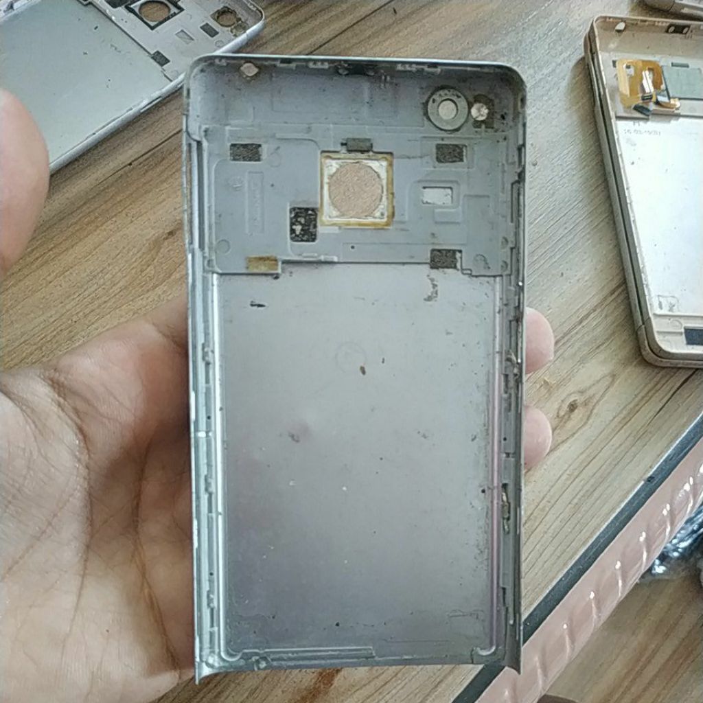 backdoor bekas Redmi 3s cek deskripsi