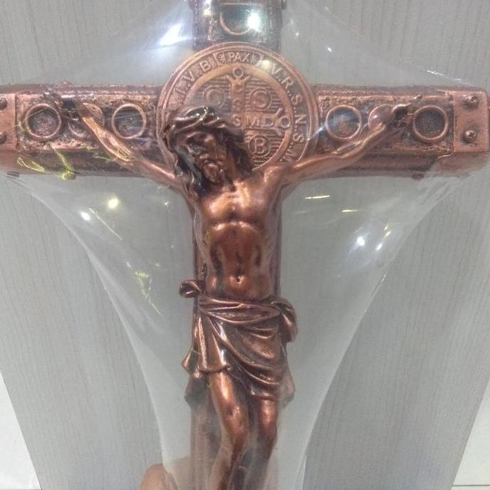 salib dinding gantung katolik benedictus metal unik