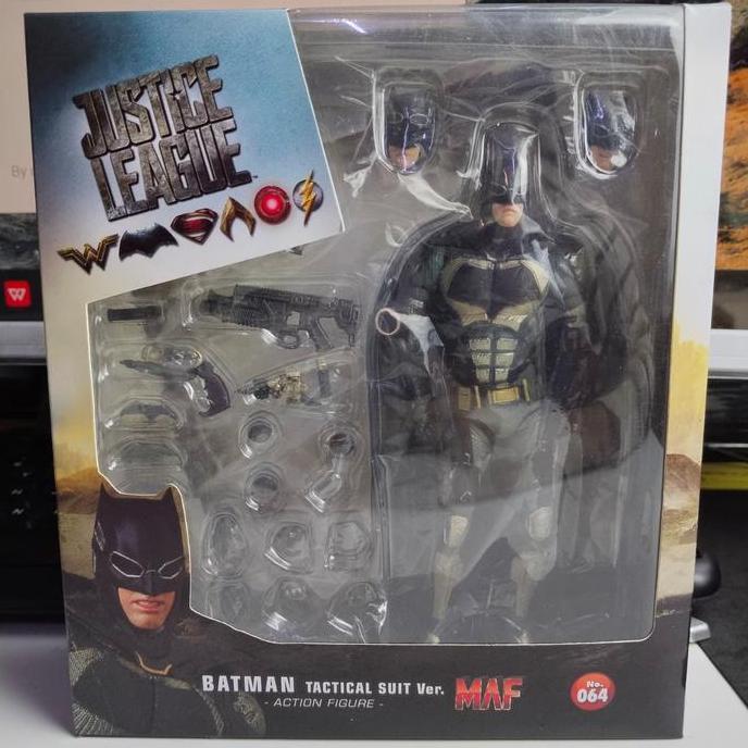 MAFEX Batman Tactical Suit 064 DC Comics Justice League Ben Affleck