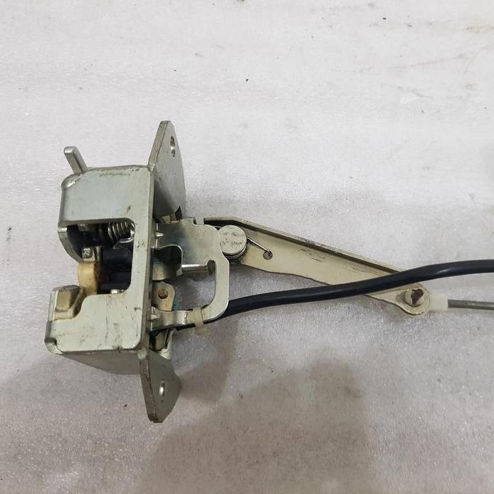 Ready door lock pintu bagasi ori avanza lama05-11