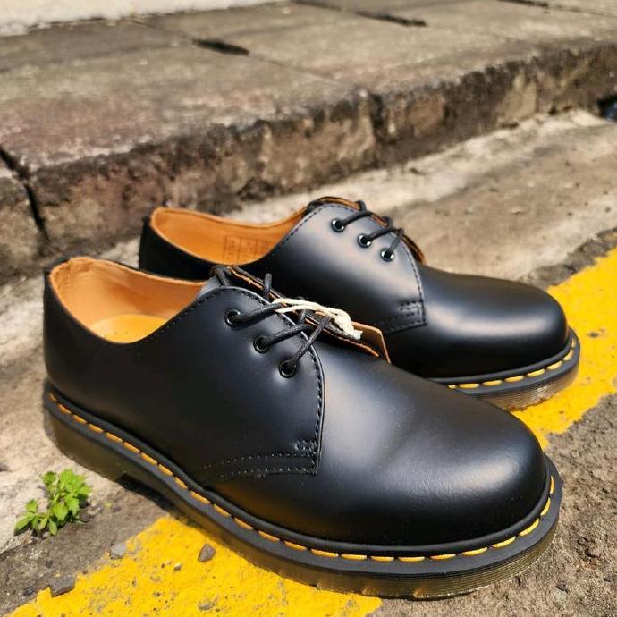 New Sepatu Docmart Boots Pria 1461 black smooth low 3 Hole Ultimate PK Quality classic smooth leathe