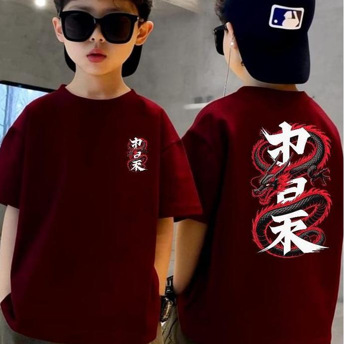 Kaos Anak Laki-laki Hitam Desain Naga Merah & Tulisan Jepang Stylish untuk Musim Panas Ukuran S-XXL