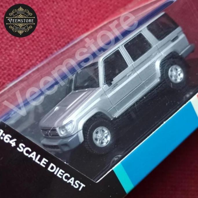 Die Cast 1:64 Toyota Landcruiser 70 series