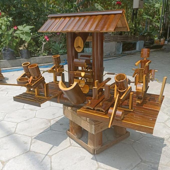 TERLARIS kincir air bambu . mainan air  ,kolam ikan