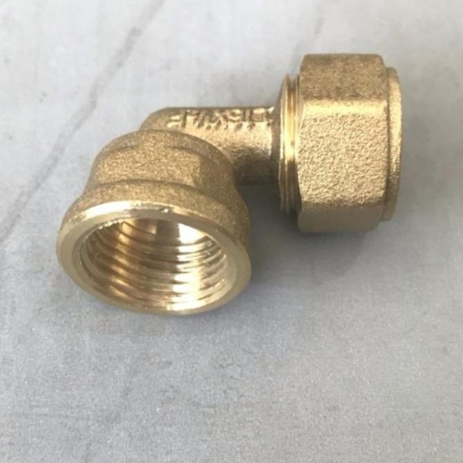 sambungan pipa air panas knee knie drat dalam 1/2 inci kuningan