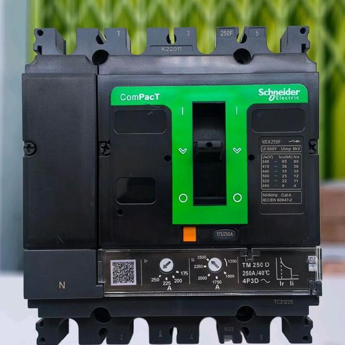 MCCB NSX250F 4P 250A NSX 250 F 4P 250A TM250D breaker