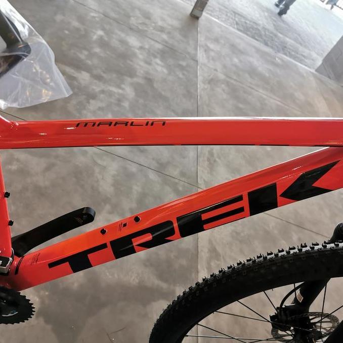 trek bike marlin 6 merah size m