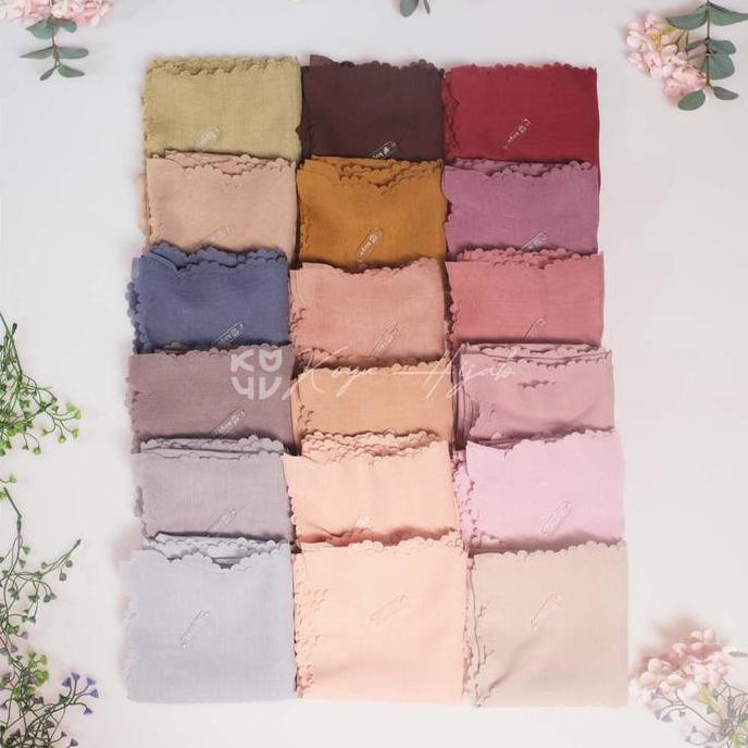 Chiusura- Koyu Hijab Segiempat Plain Potton Cendana
