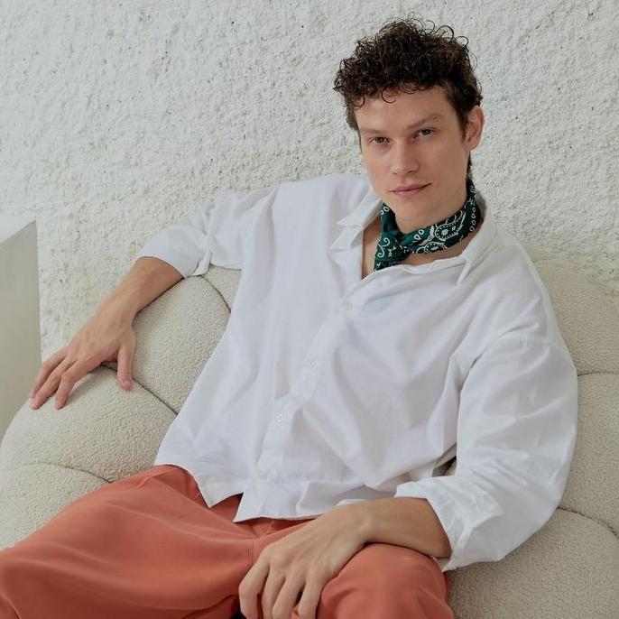 GRAYE HOMME Kemeja Crop Boxy Oversize Panjang Pria Katun Warna Putih Style Korea Kekinian Street Wea