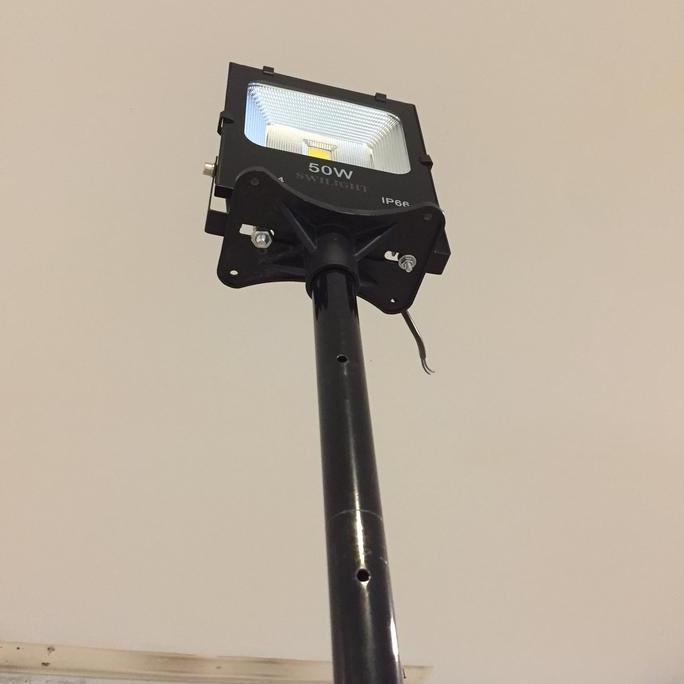 Tiang Lampu/ Tripod Lampu Sorot,Tiang Portable Besi