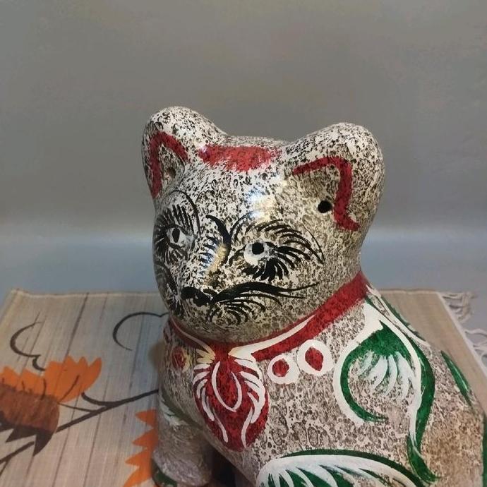 Celengan kucing tanah liat, Souvenir, Hadiah