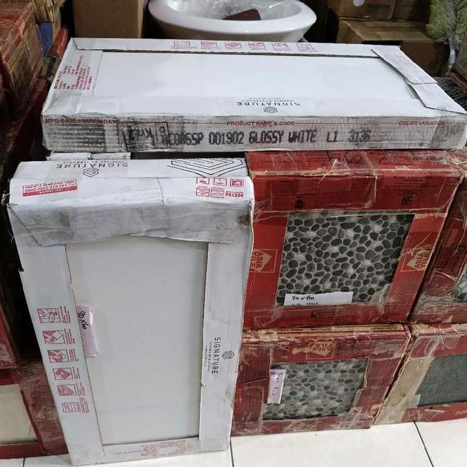 keramik mulia signature 30*60 glossy white