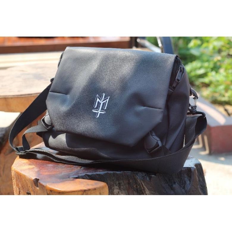 MATERNAL DISASTER #TAS SELEMPANG PRIA WANITA,TAS SELEMPANG MATERNAL, SLING BAG. Termurah