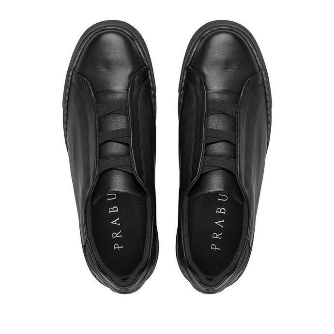 Slip On Pria Prabu - Chandara All Black Sepatu Slip On Sneakers Kulit Pria Hitam Karet Flat Shoes
