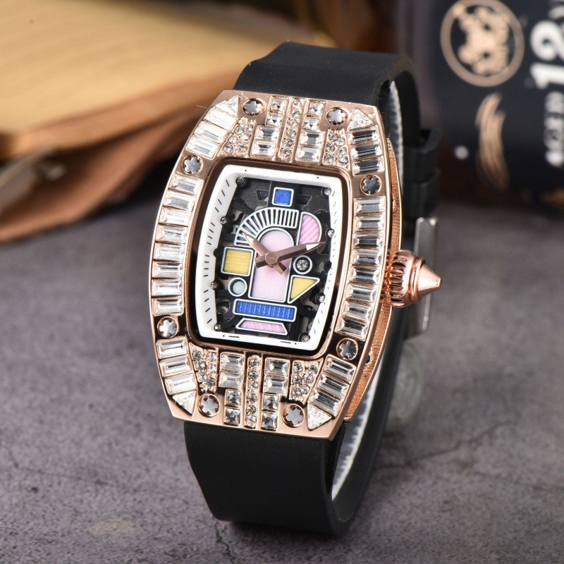 Jam tangan Watch Latest full diamond  Pria cowok Tonneau Wanita watch best-selling Wanita Korean wat