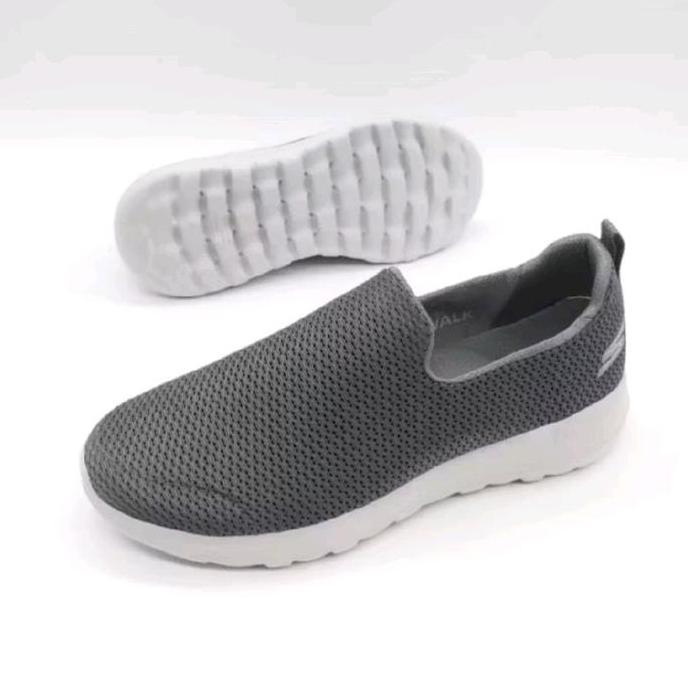 SEPATU SKECHERS GOGA MAX