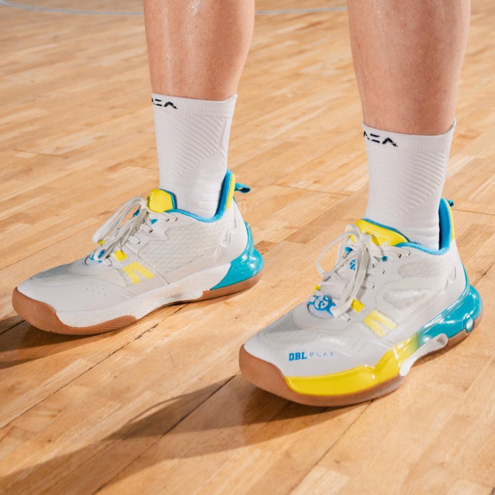 HOT PRODUCT Sepatu Basket AZA DBL Play Pick N Pop - White | Sepatu Olahraga Pria & Wanita