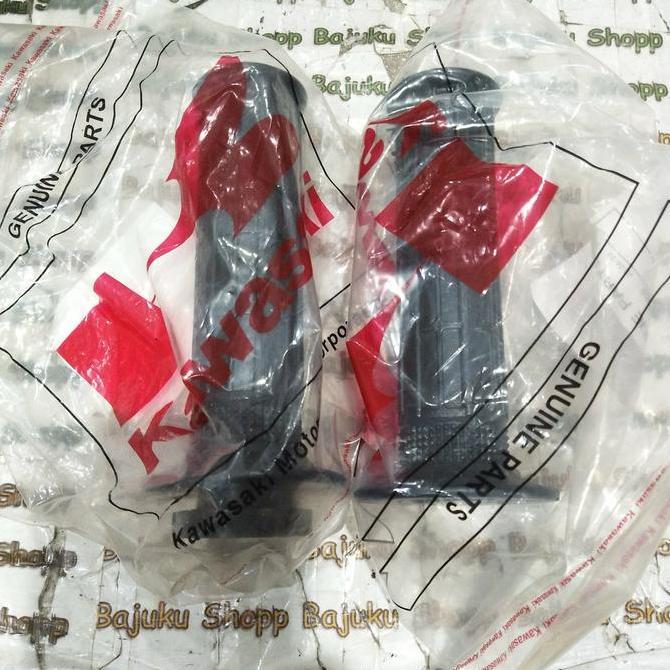 HANDGRIP HANDFAT HAND GRIP KIRI KANAN SEPASANG KAWASAKI W175 W 175 ORIGINAL KAWASAKI