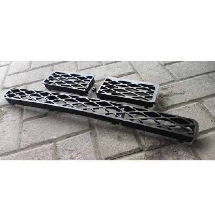 front grill cover bumper radiator mobil avanza 2007-2011 hitam isi 3pcs