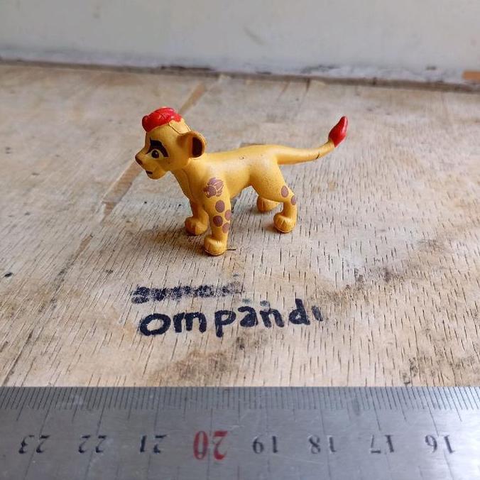 FIGURE KARTUN HEWAN LION KING GUARD CS99