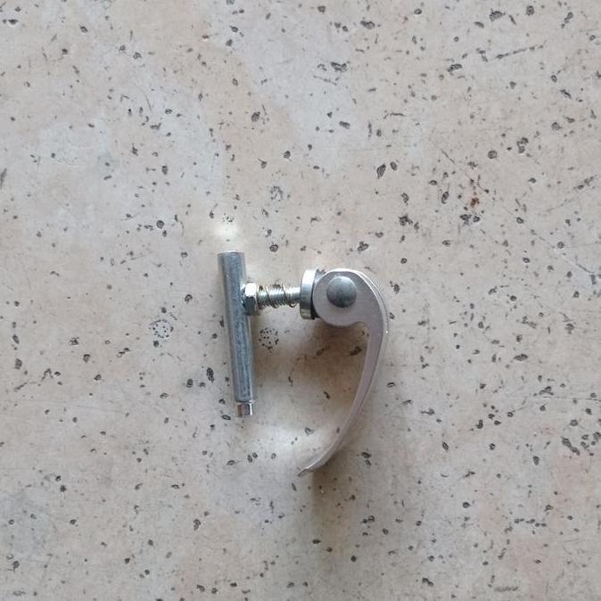 baut tengah clamp klem batangan pengunci lock lipatan sepeda lipat seli quick release QR frame foldi