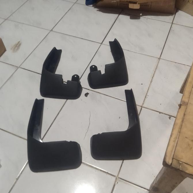 KARPET LUMPUR MUD GUARD MOBIL AVANZA / XENIA VVT-I LAMA 4 PCS BARU