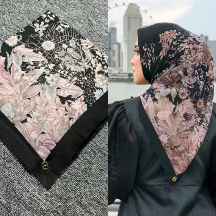 Hijab Segiempat Motif Buttonscraves Logo Pin B Kw