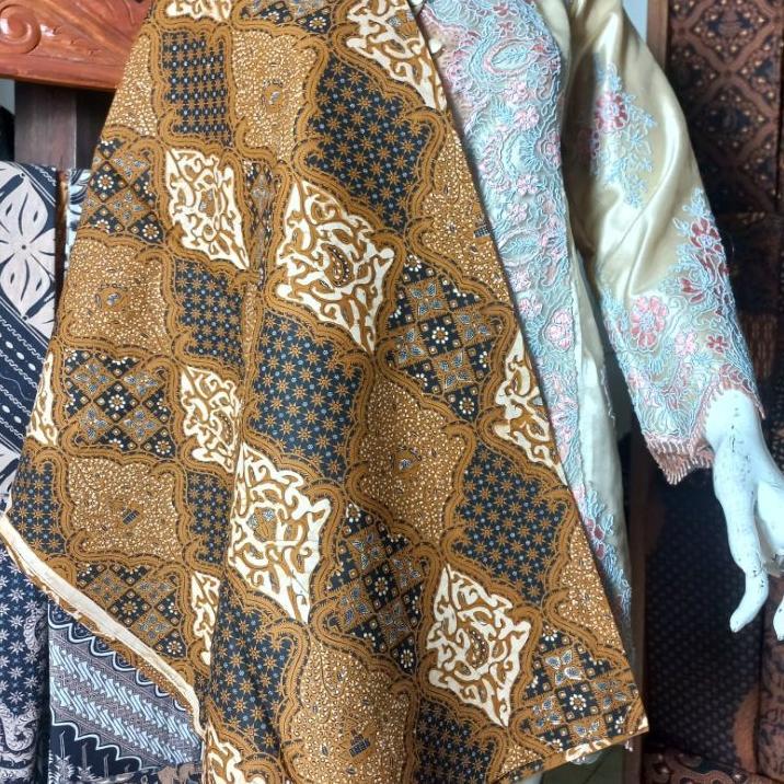 Jarik Batik Semi Tulis Pewarnaan Alami Genes Solo Wirasat Kain Keluarga Pengantin Solo