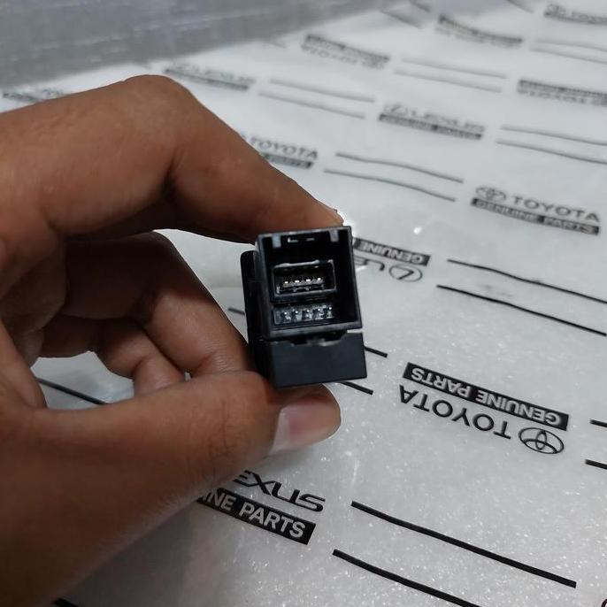 Gass. Usb Aux Toyota Innova Fortuner Yaris Vios Sienta Etios Avanza Xenia