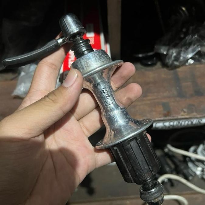 FREEHUB BELAKANG SHIMANO XT NOS VINTAGE 32 HOLE SILVER 7 SPEED