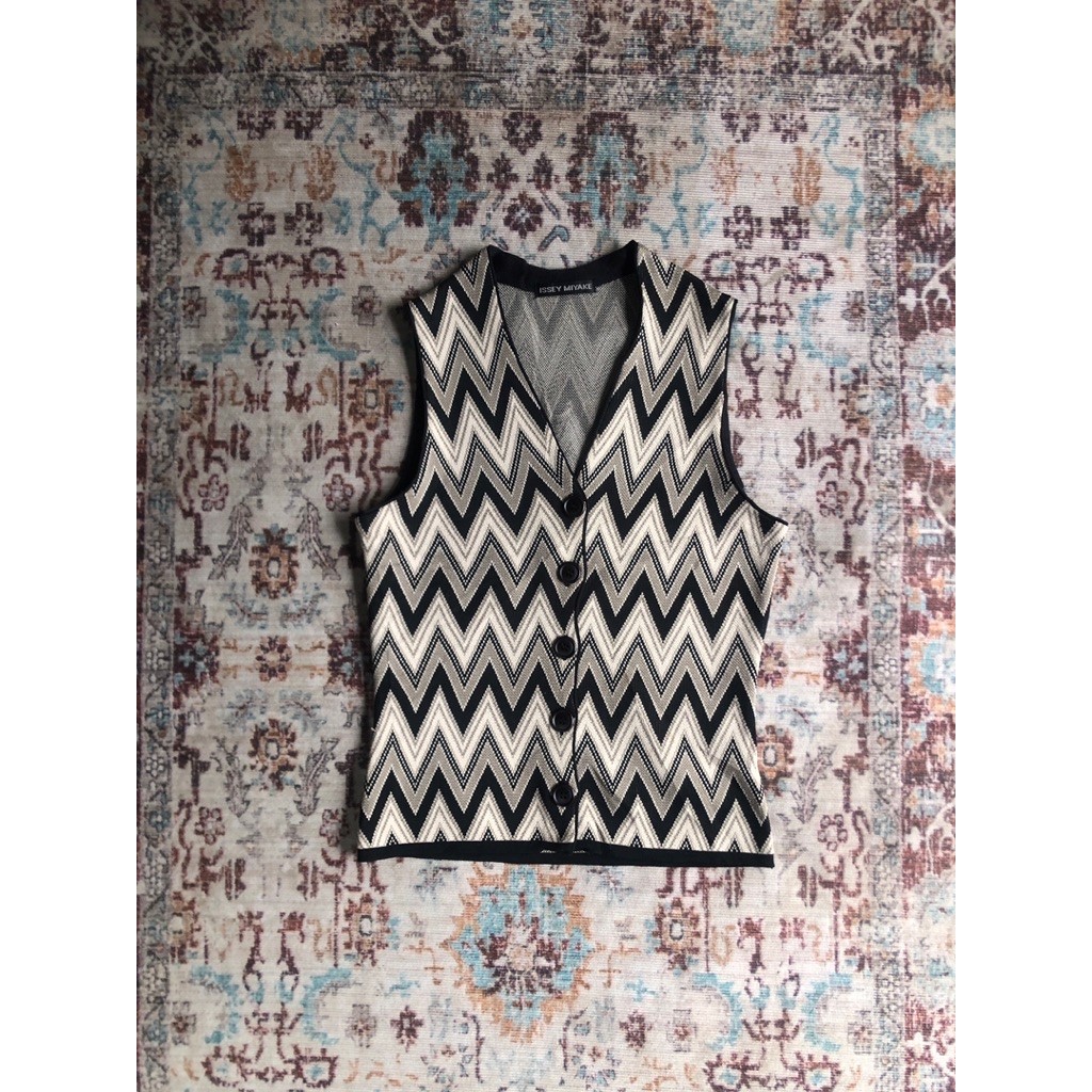 ISSEY MIYAKE CARDIGAN