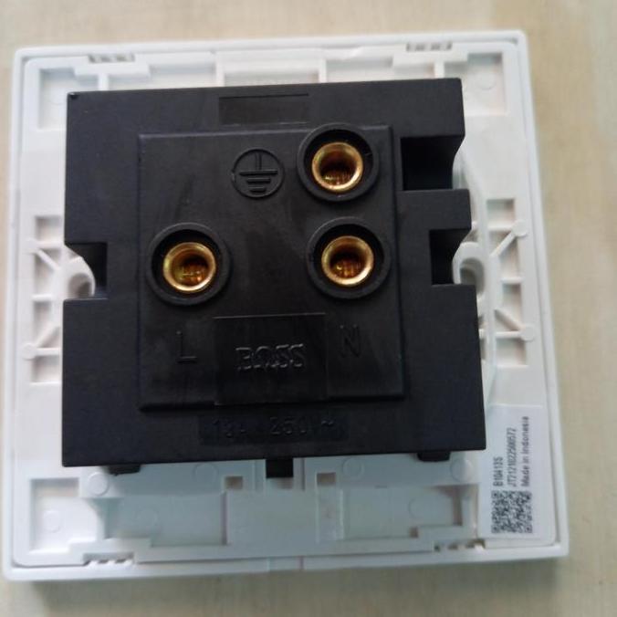 Promo Stop Kontak Universal 1 Gang Boss B10413S 13Amper 250V B1000 Cod